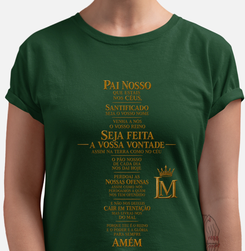Camiseta verde Lemuel Mieli com a oração Pai Nosso em dourado